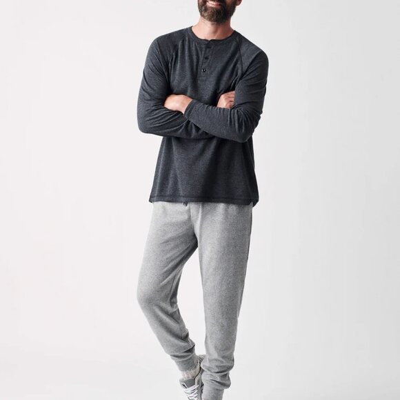 [Like new] Faherty Long-Sleeve Newport Cloud Henley - Picture 2 of 7